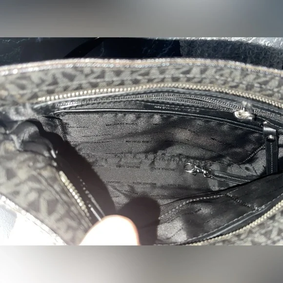 MICHAEL KORS Crossbody Bag Signature Jet Set Messenger Black AUTHENTIC - Picture 12 of 12